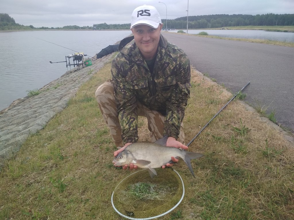 Рыбалка с фидером на канале 00008.JPG